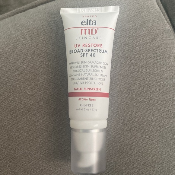 EltaMD UV restore sunscreen - Picture 2 of 3